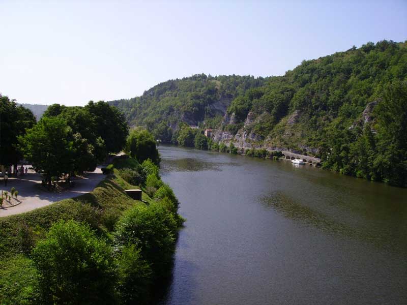 French riverside walking routes