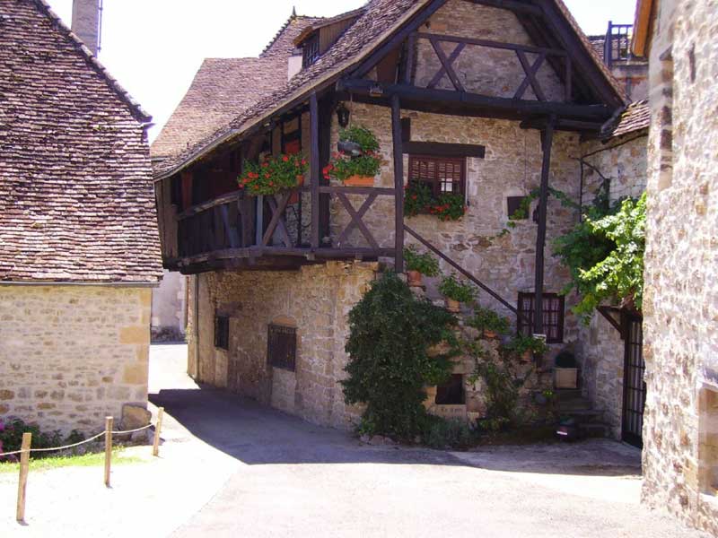 walking in Dordogne and Lot regions